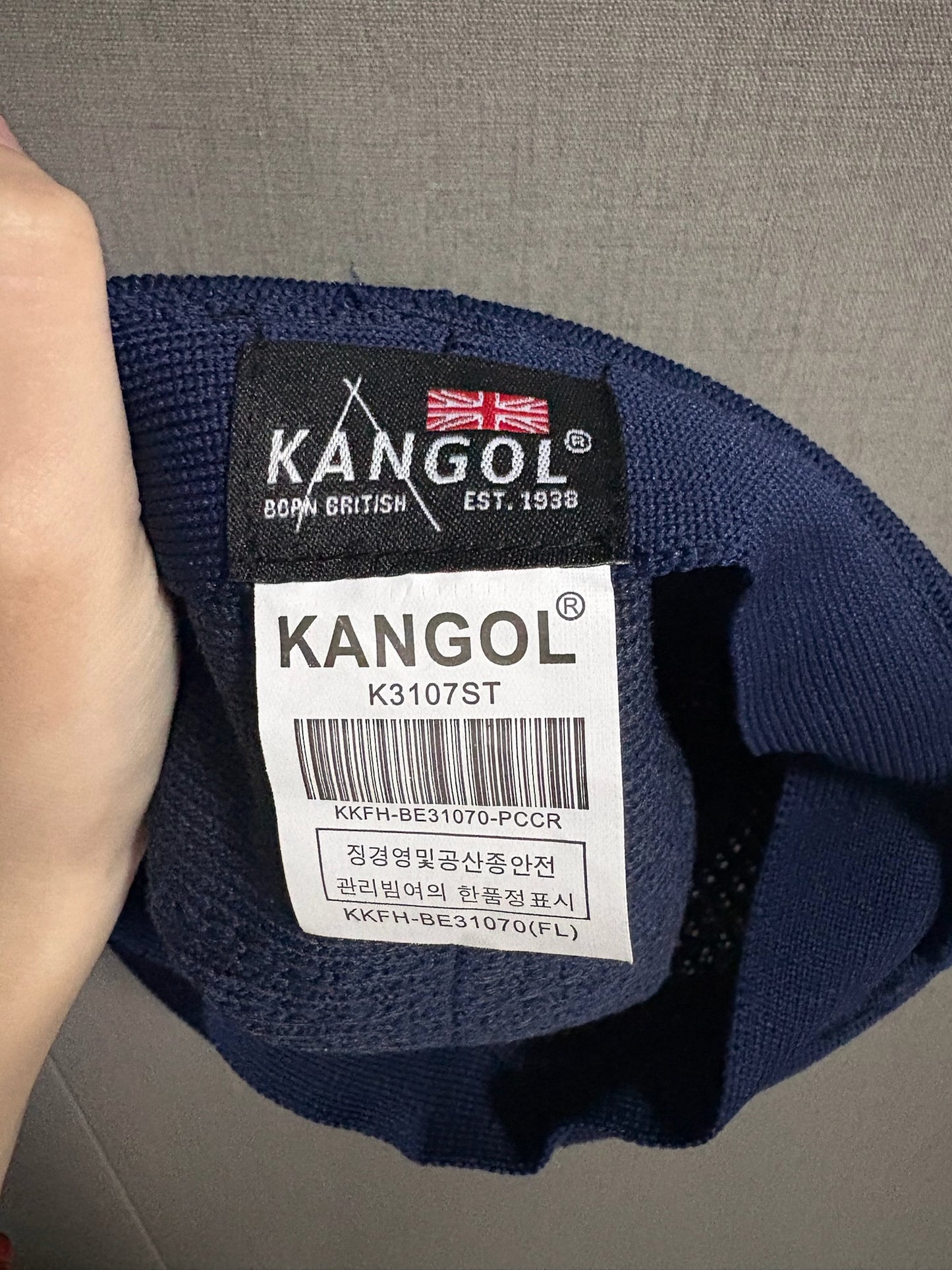 Kangol Tropic 504 Ventair flat cap-Navy bule