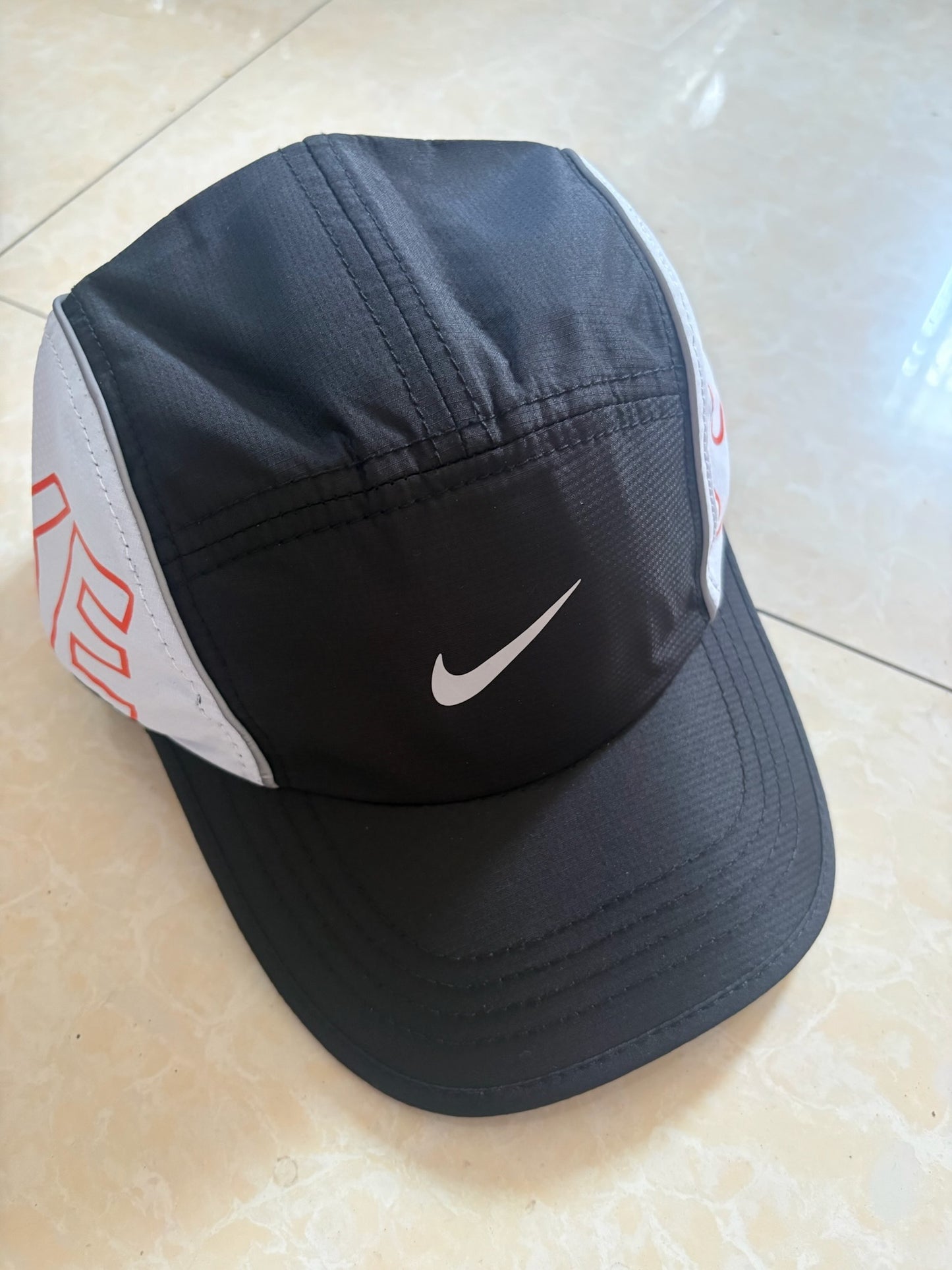 Nike AeroBill AW84 - Back White