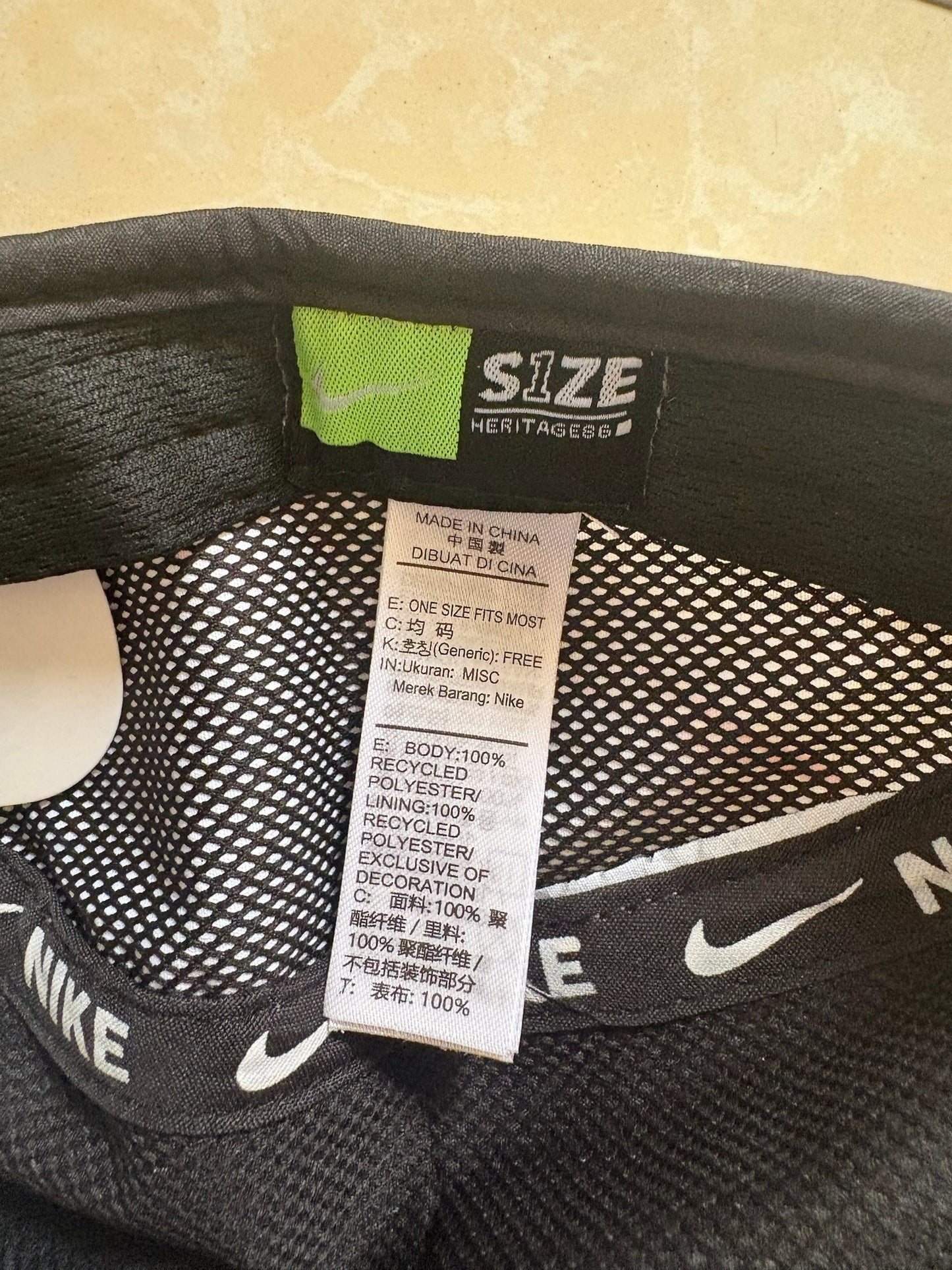 Nike AeroBill AW84 - Back White