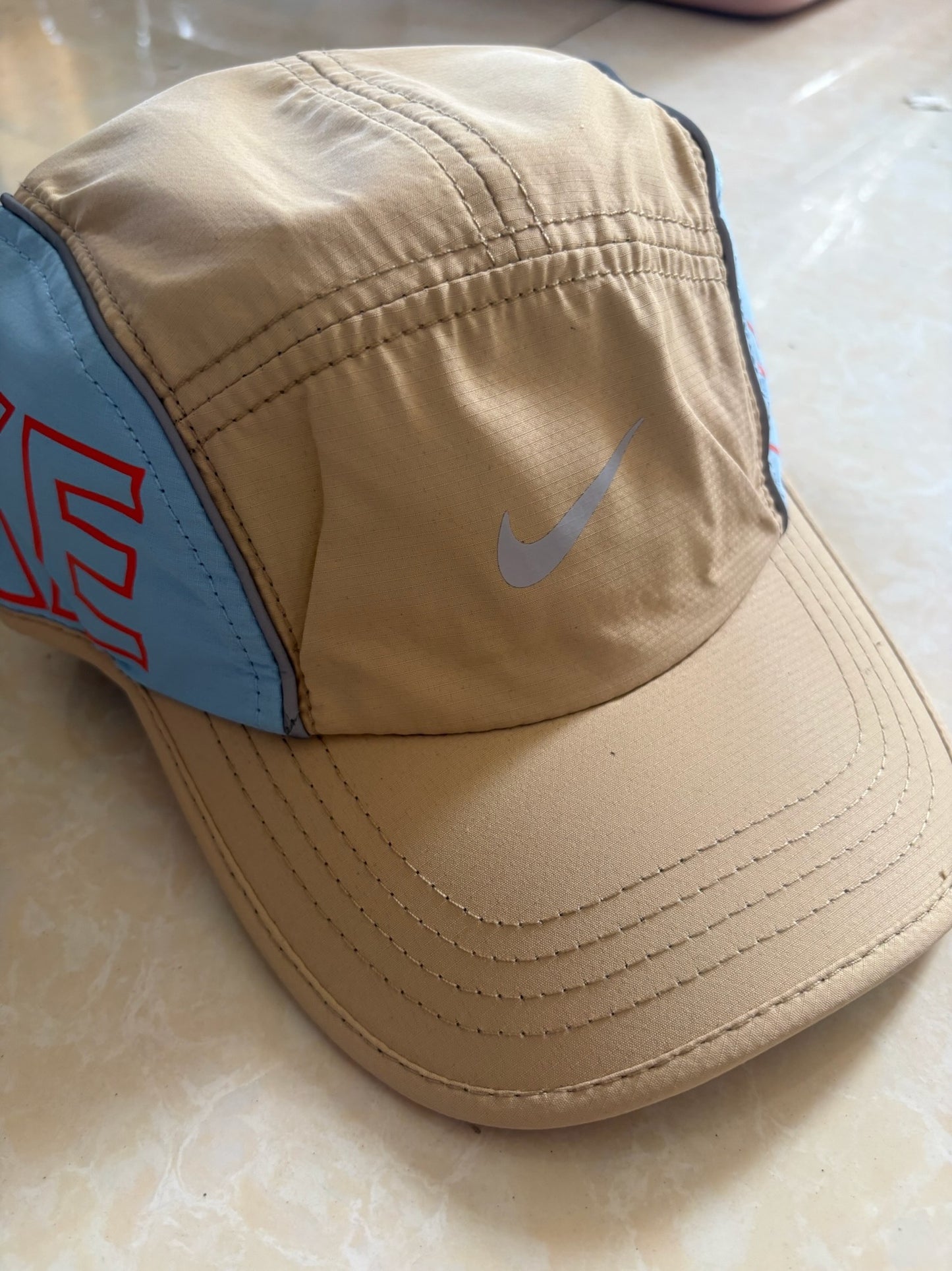 Nike AeroBill AW84 - Tan