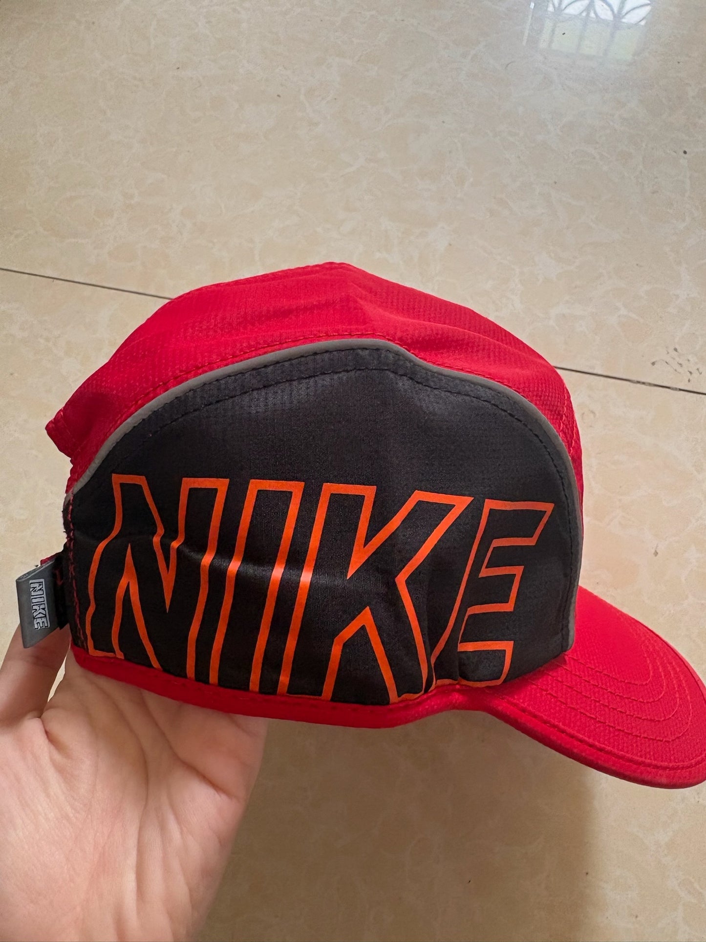 Nike AeroBill AW84-Red Black