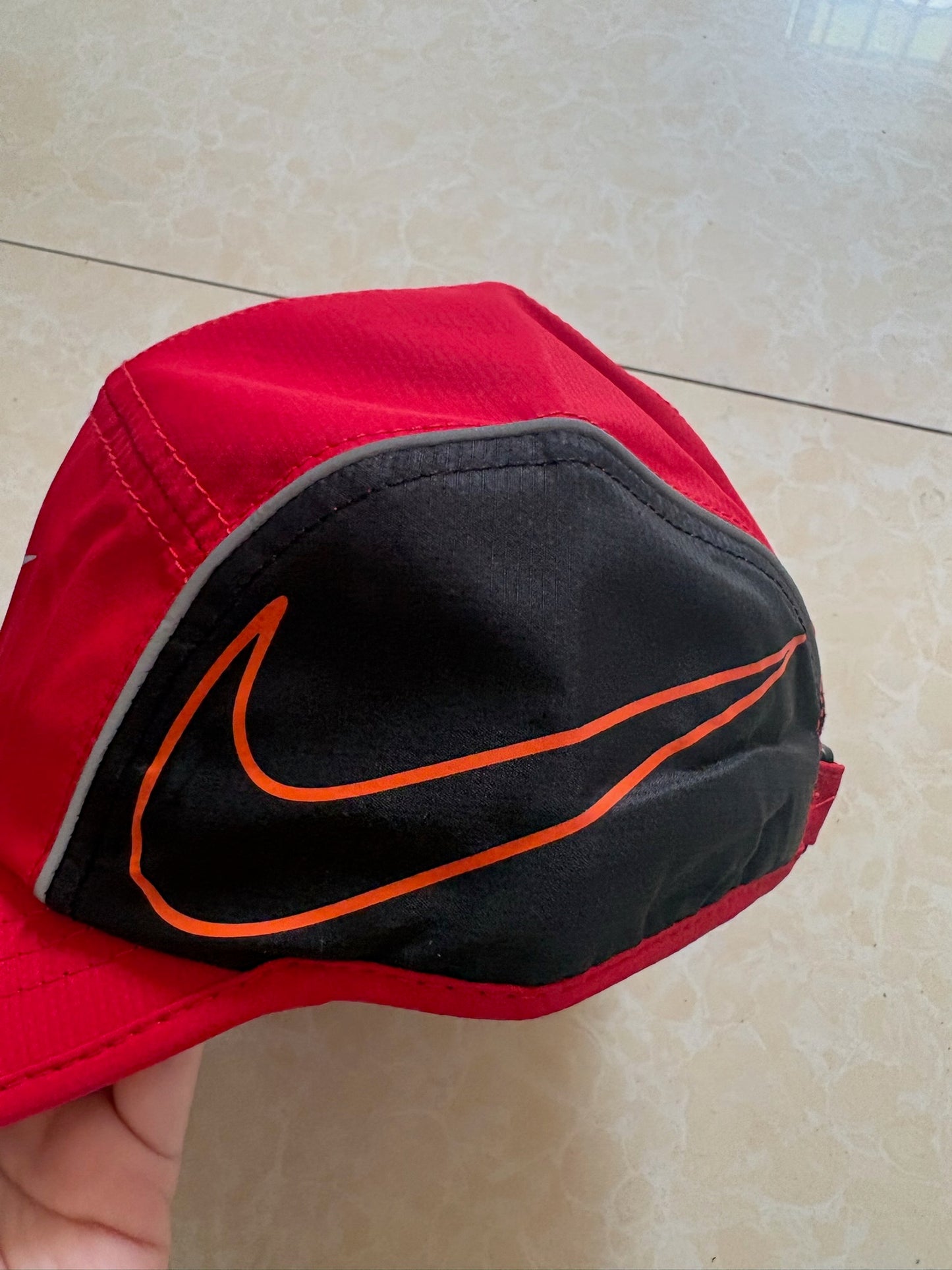Nike AeroBill AW84-Red Black