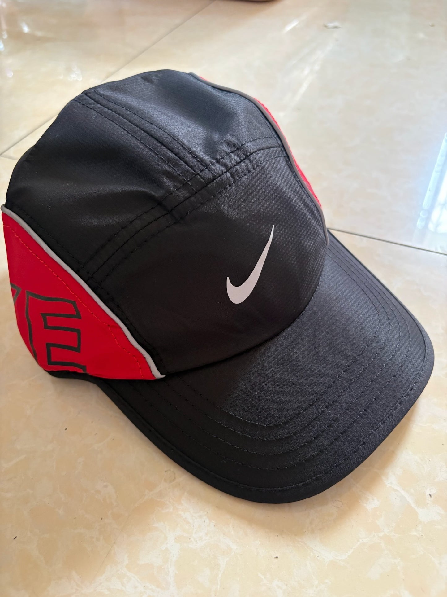 Nike AeroBill AW84 Cap-Black Red