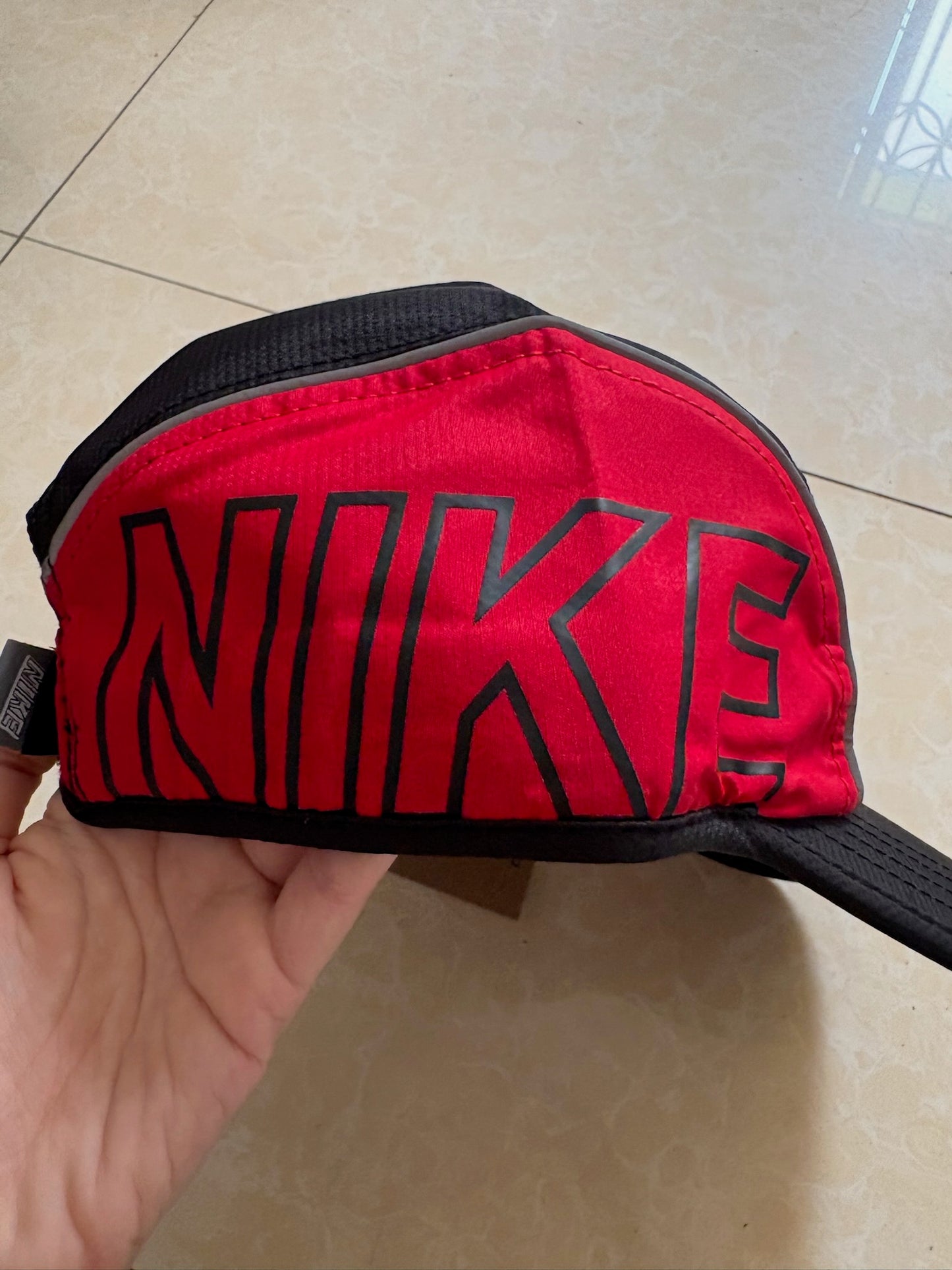 Nike AeroBill AW84 Cap-Black Red