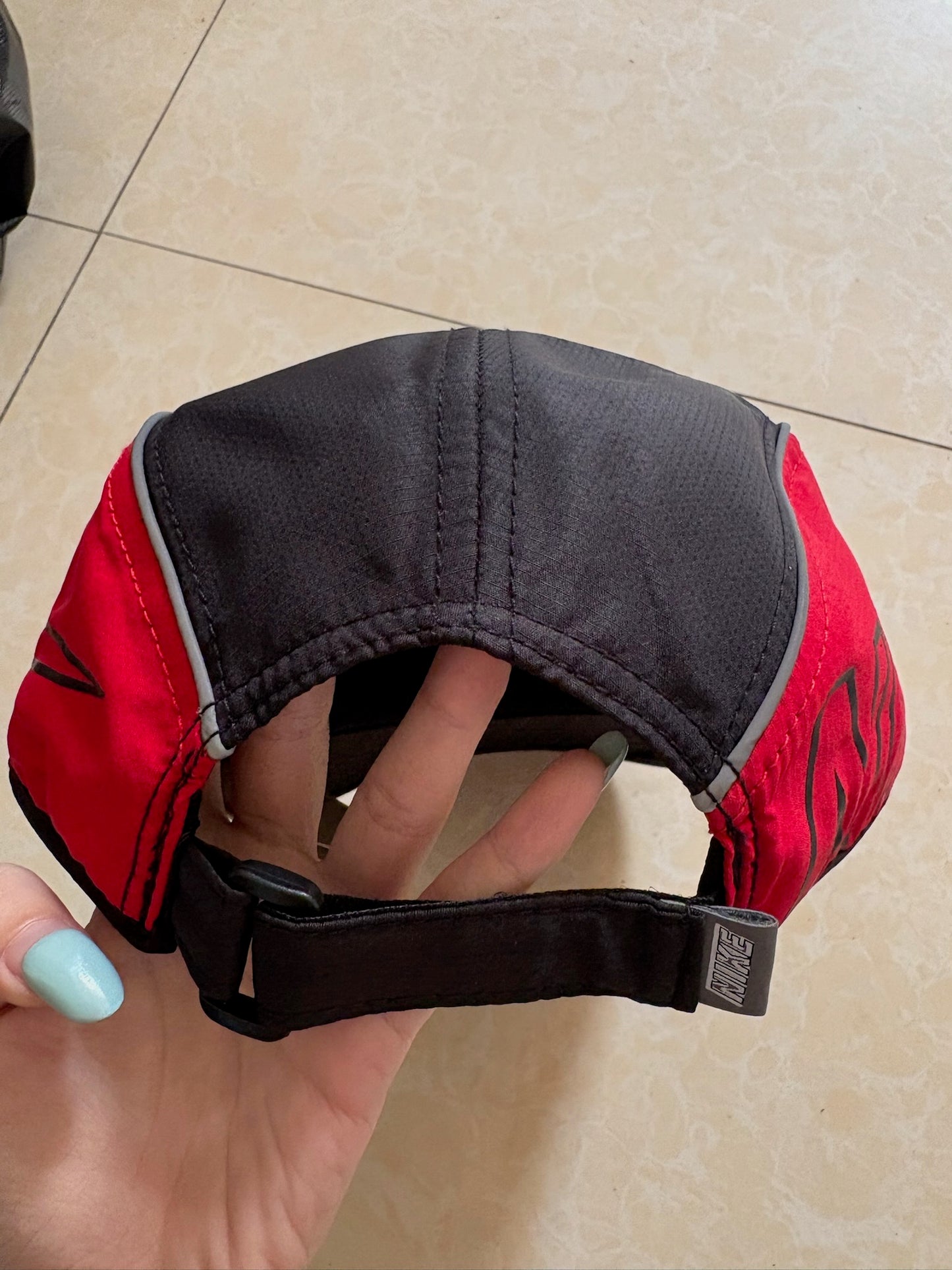 Nike AeroBill AW84 Cap-Black Red