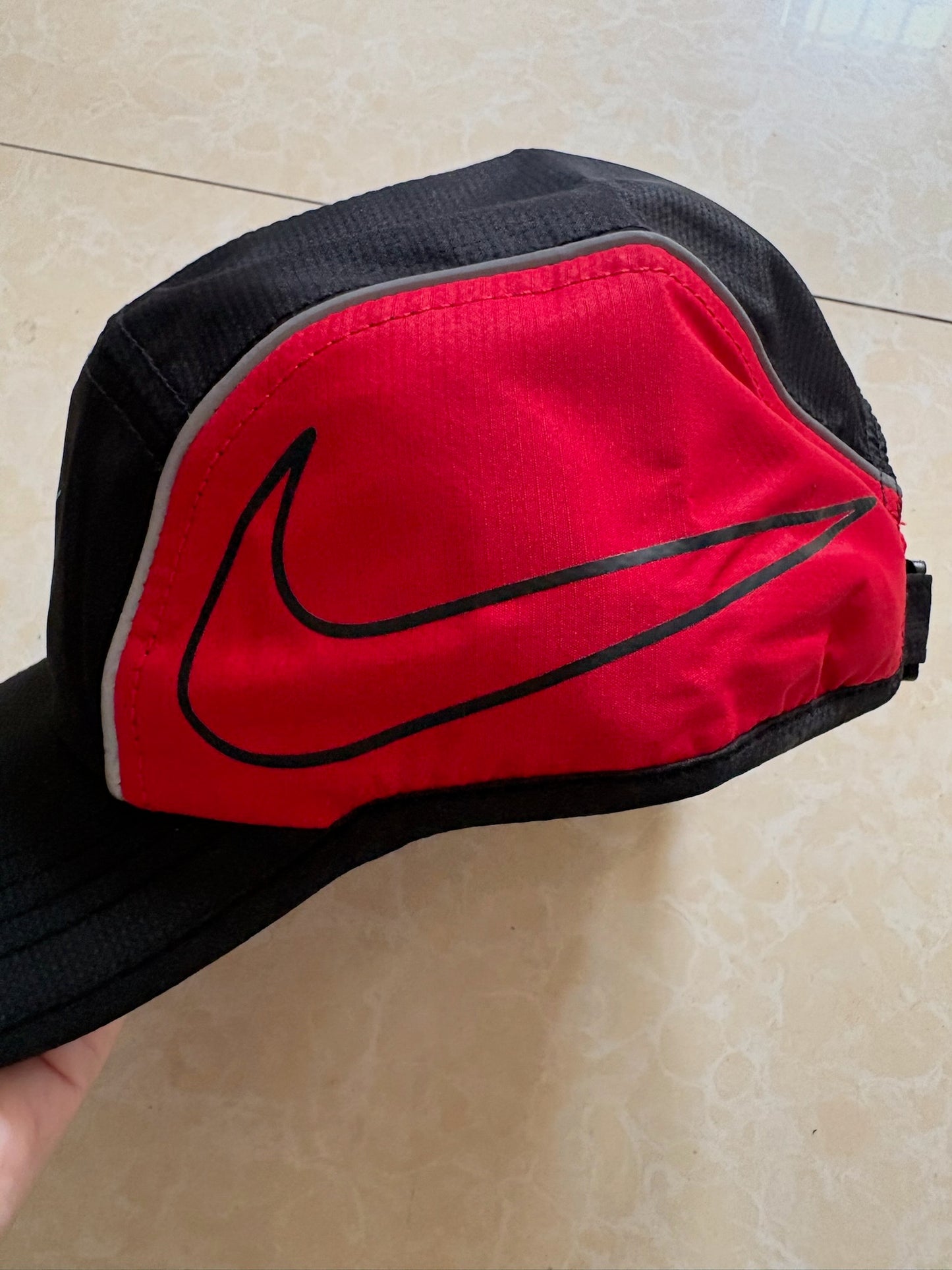 Nike AeroBill AW84 Cap-Black Red