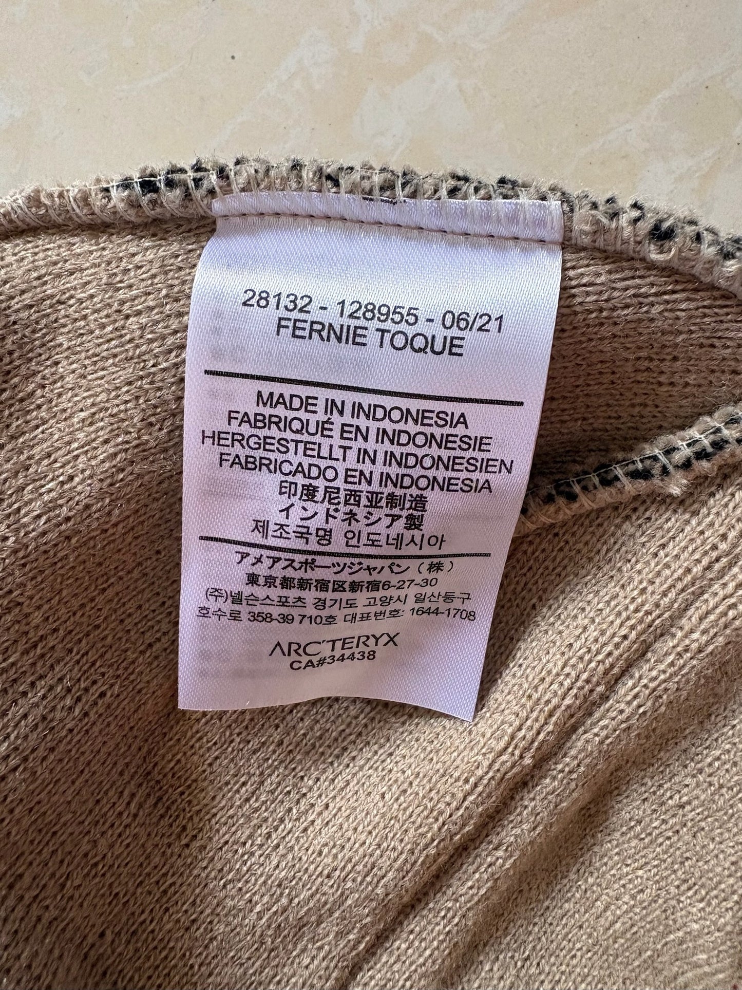 Grotto Toque – Habitat / Black
