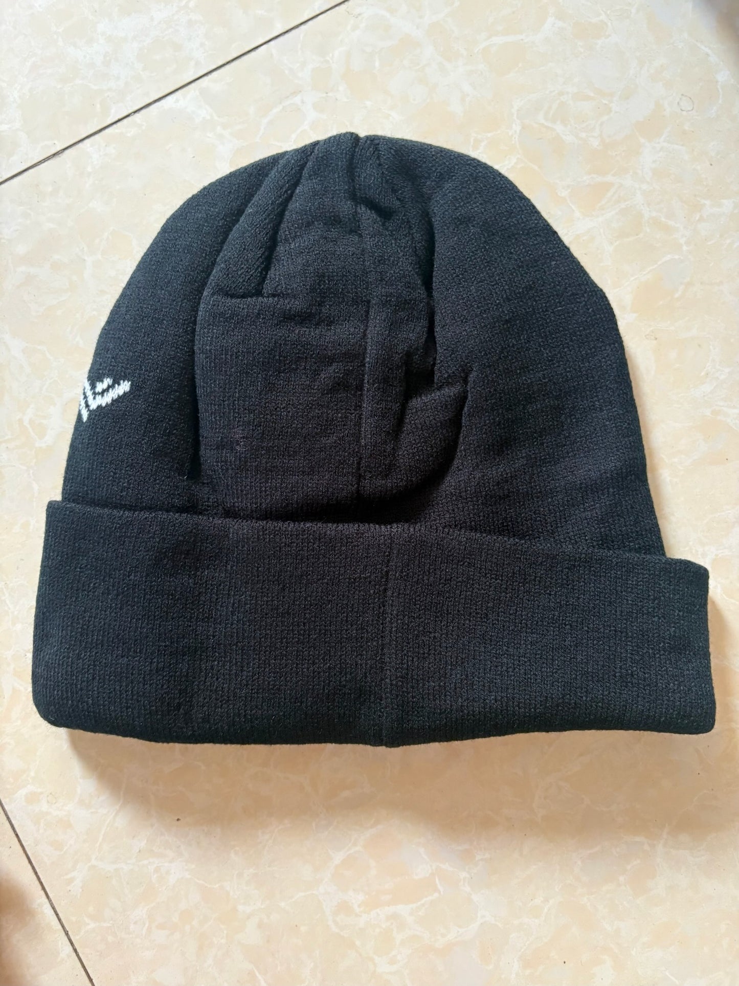 Word Toque – Black / White
