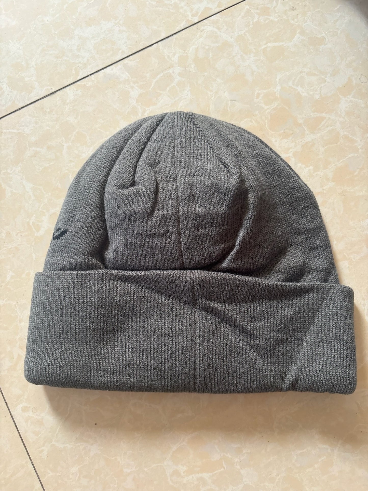 Word Toque – Grey Void