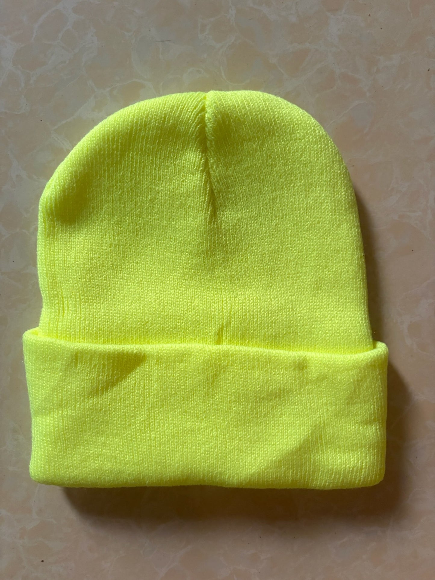 Bonnet Billie Eilish-neon yellow