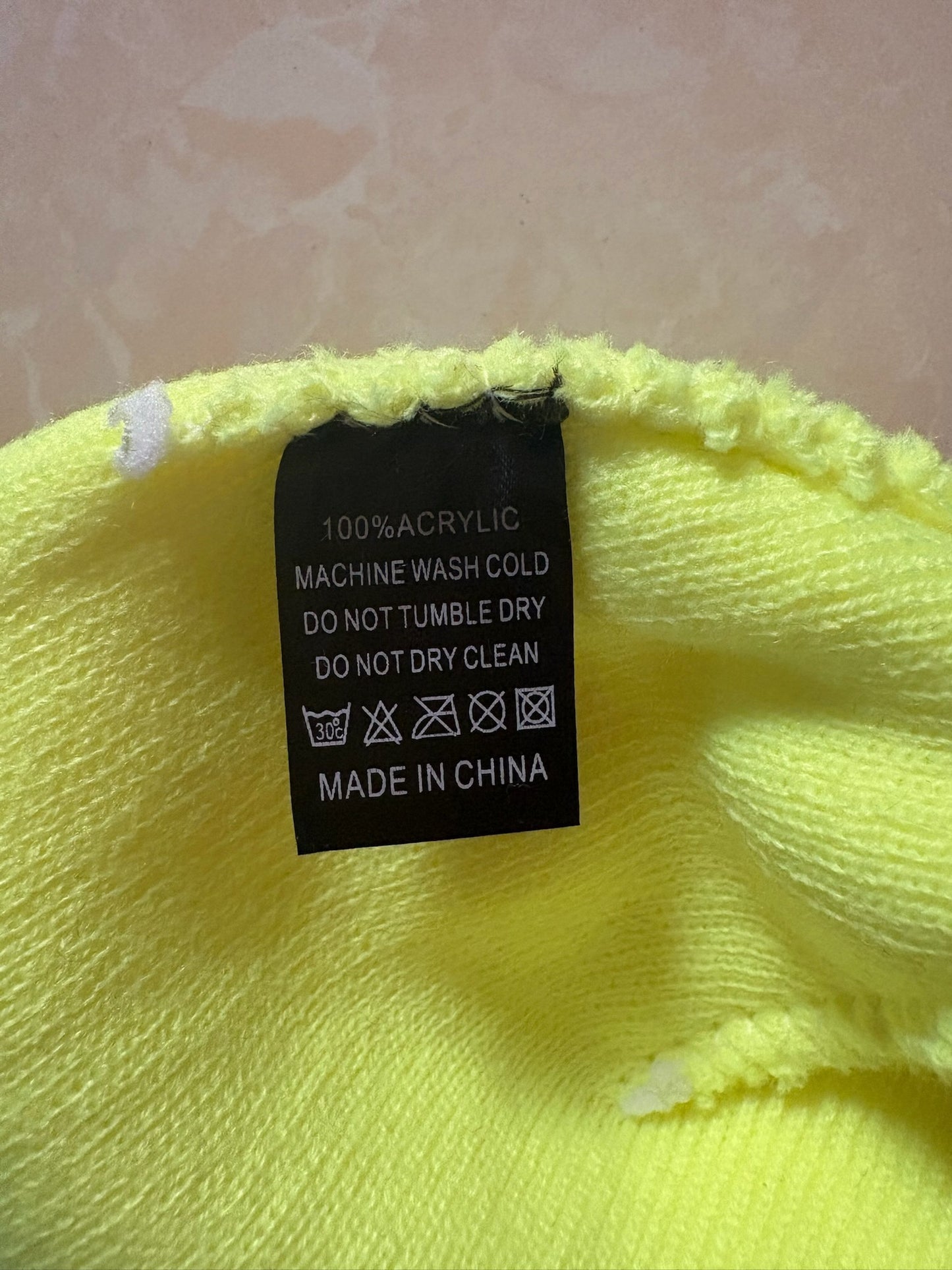 Bonnet Billie Eilish-neon yellow
