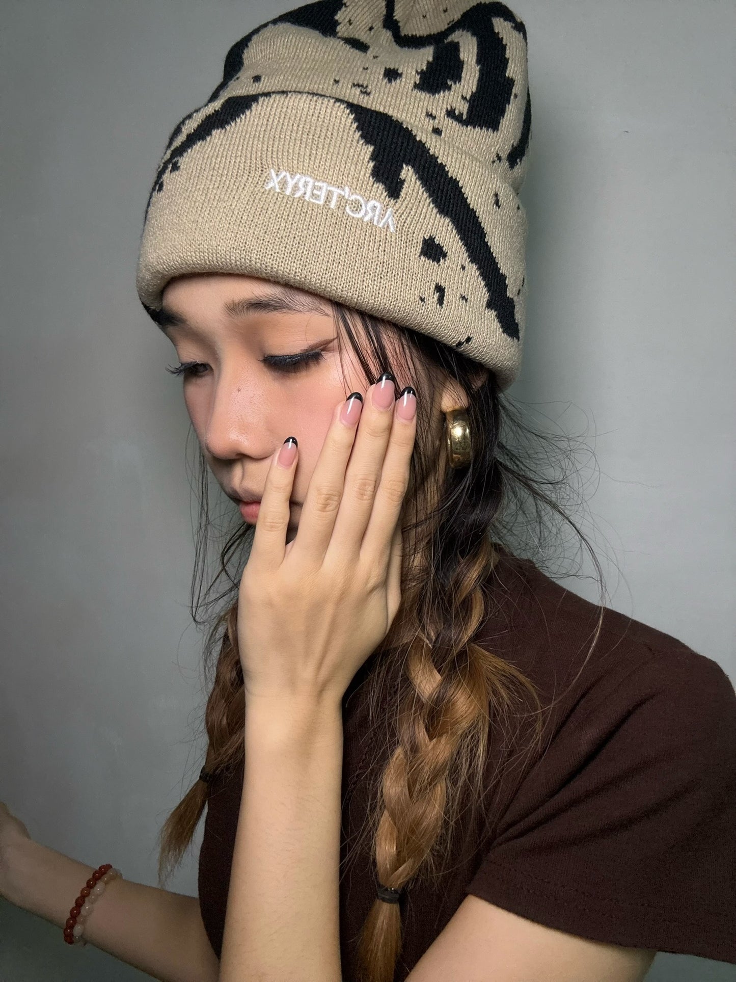 Grotto Toque – Habitat / Black