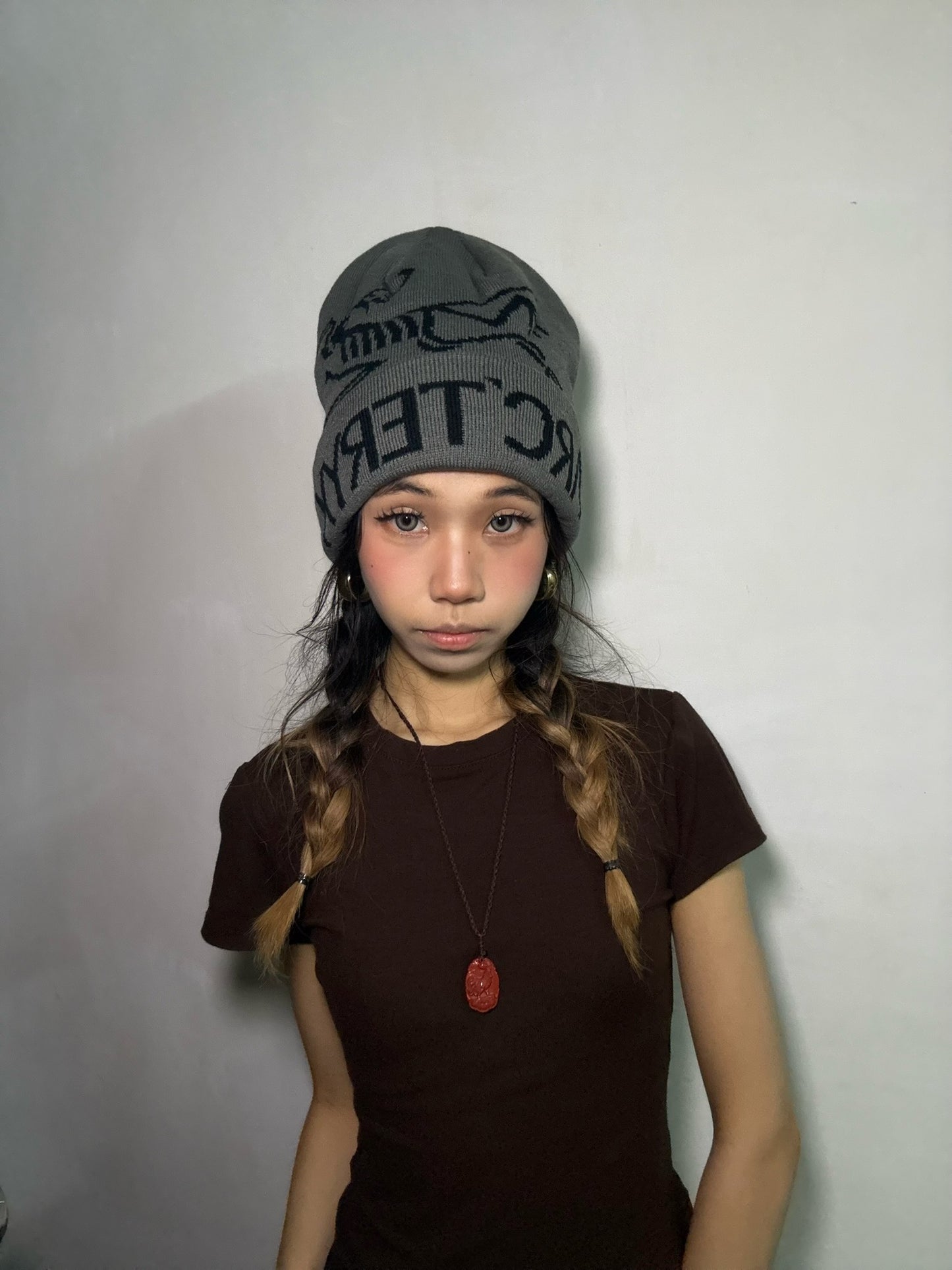 Word Toque – Grey Void