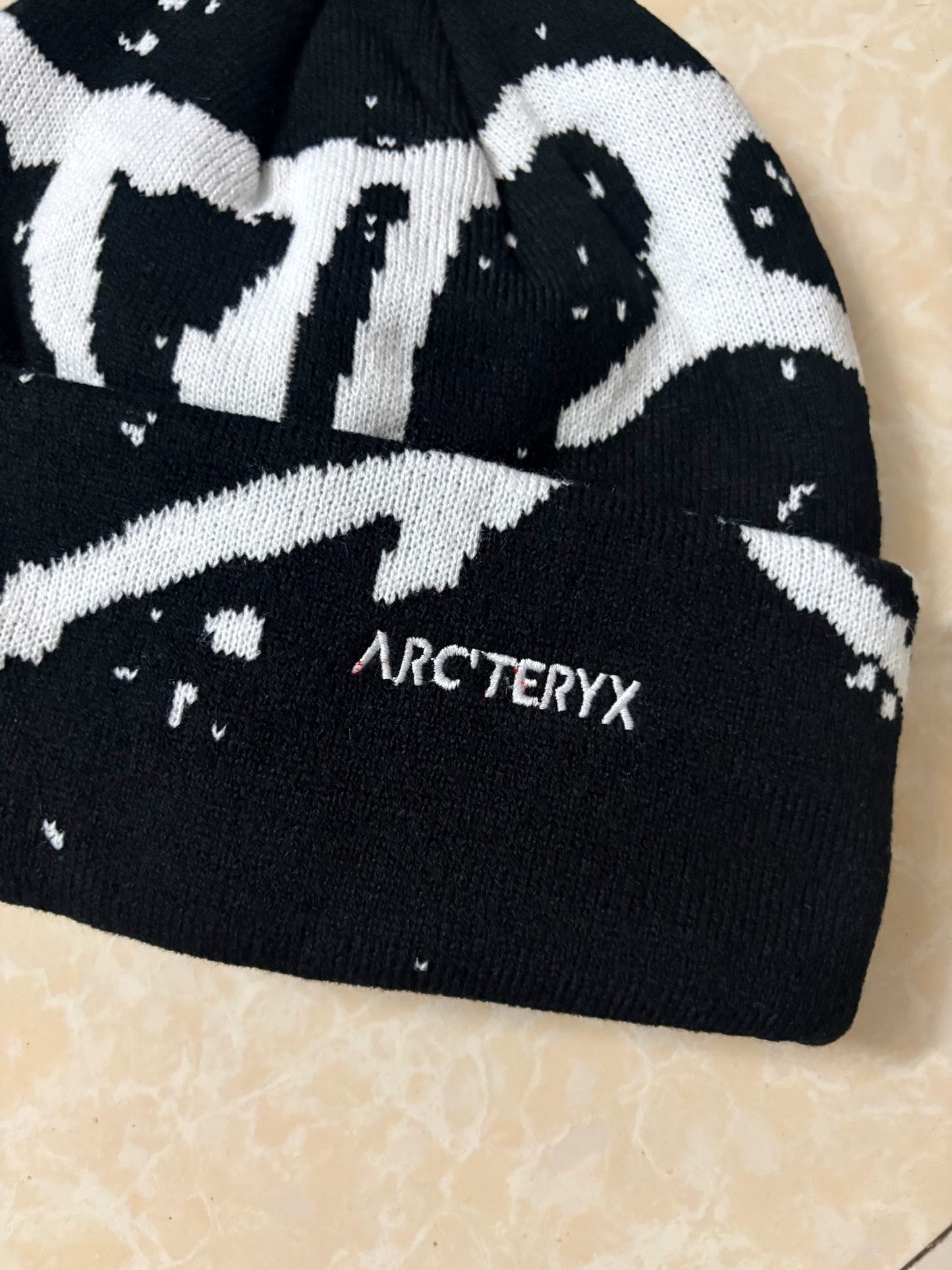 Grotto Toque – Black Void