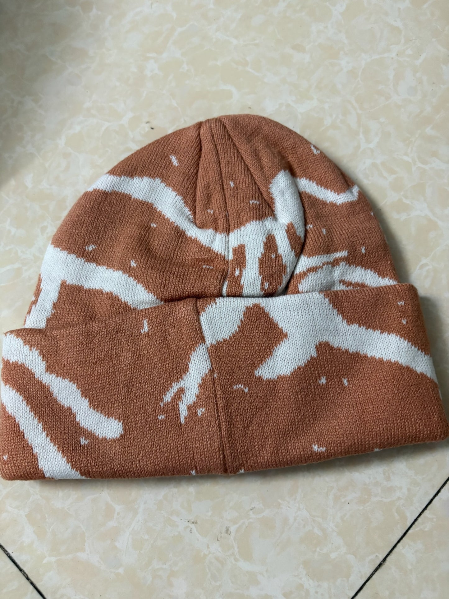 Grotto Toque – Habitat / White