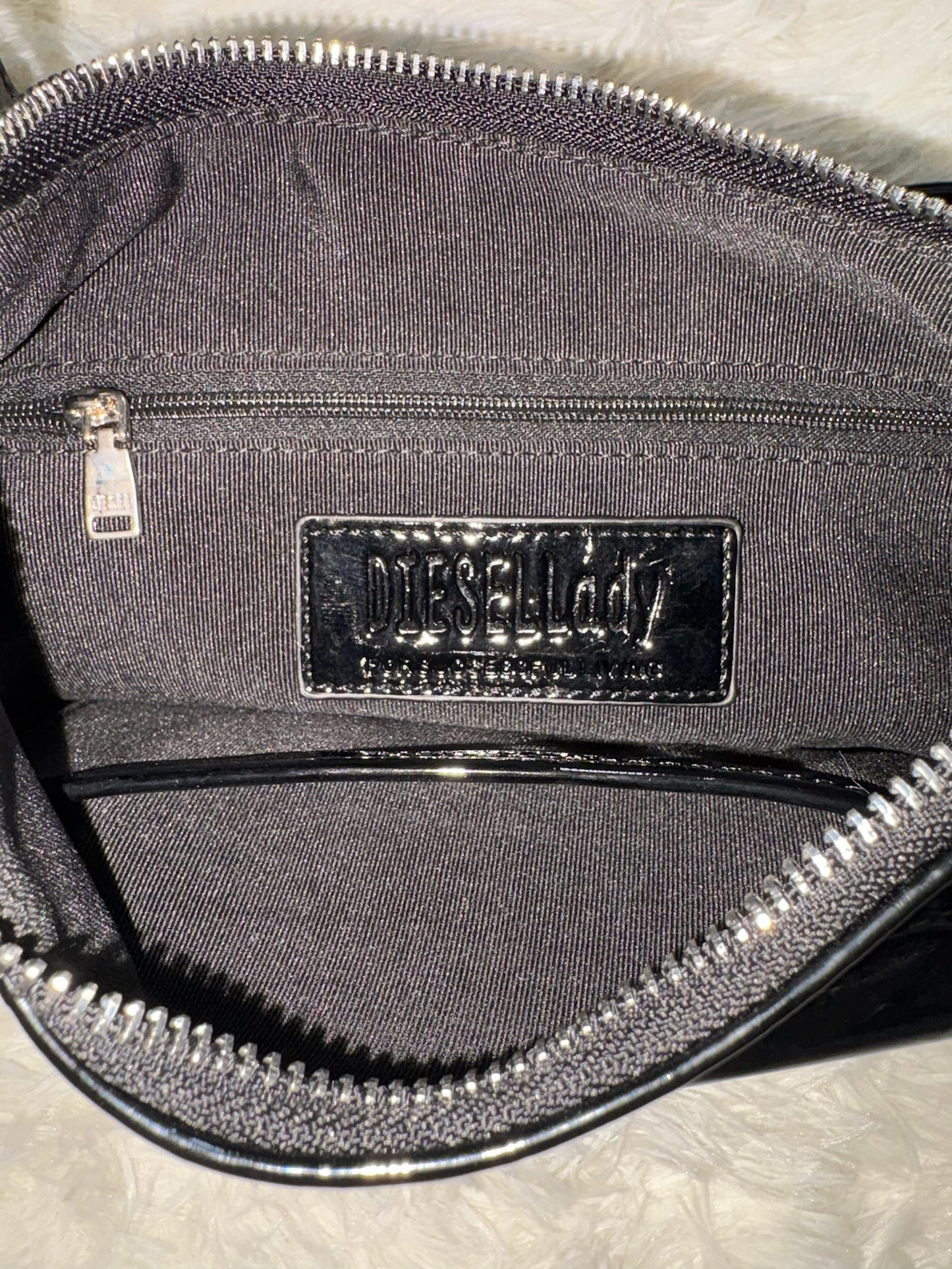 Diesel 1DR Shoulder Bag – Black Patent