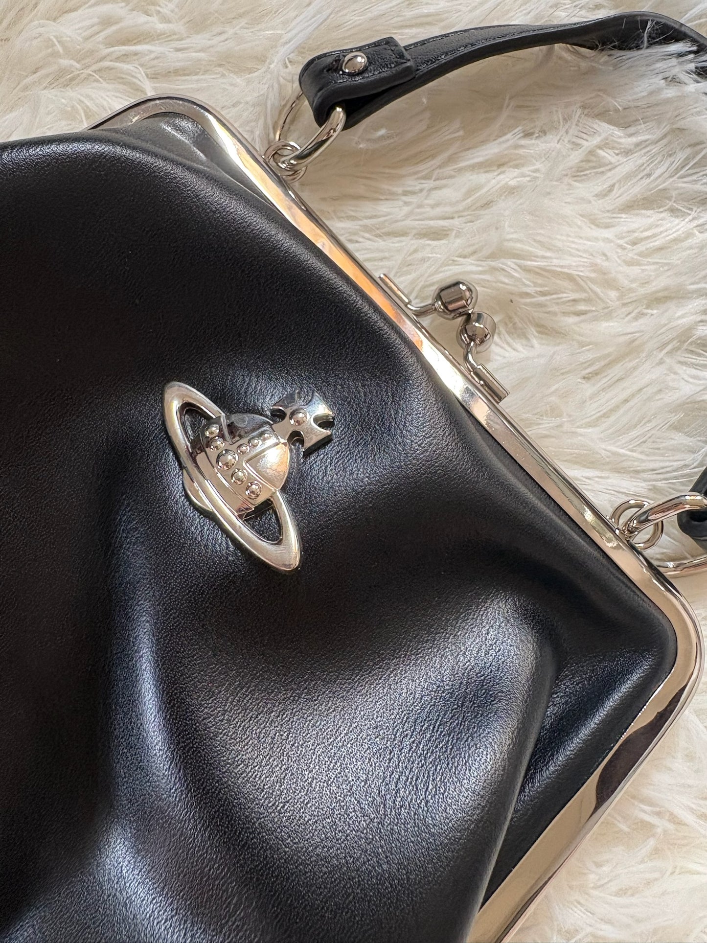 Vivienne Westwood Granny Frame Purse – Black