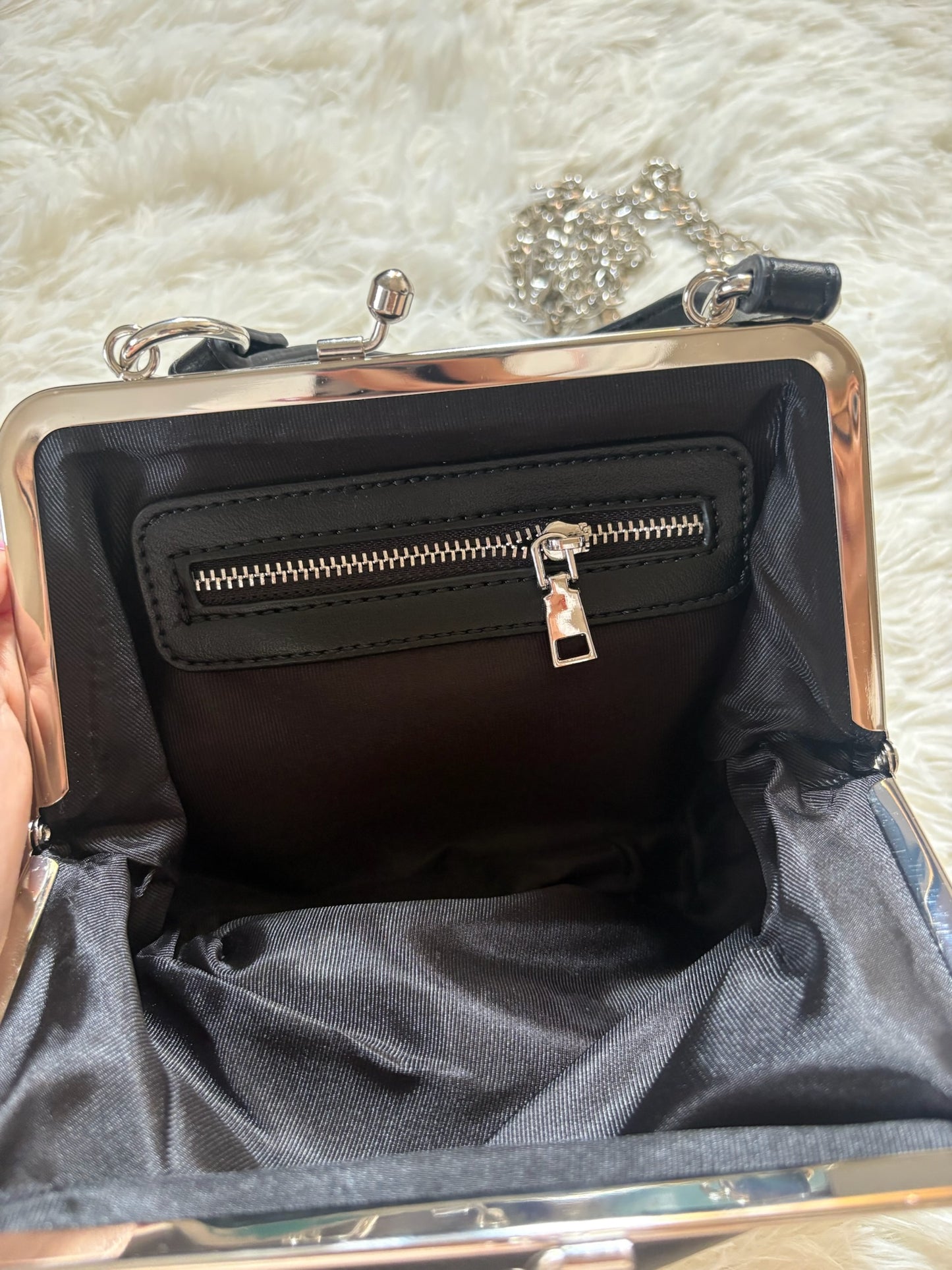 Vivienne Westwood Granny Frame Purse – Black