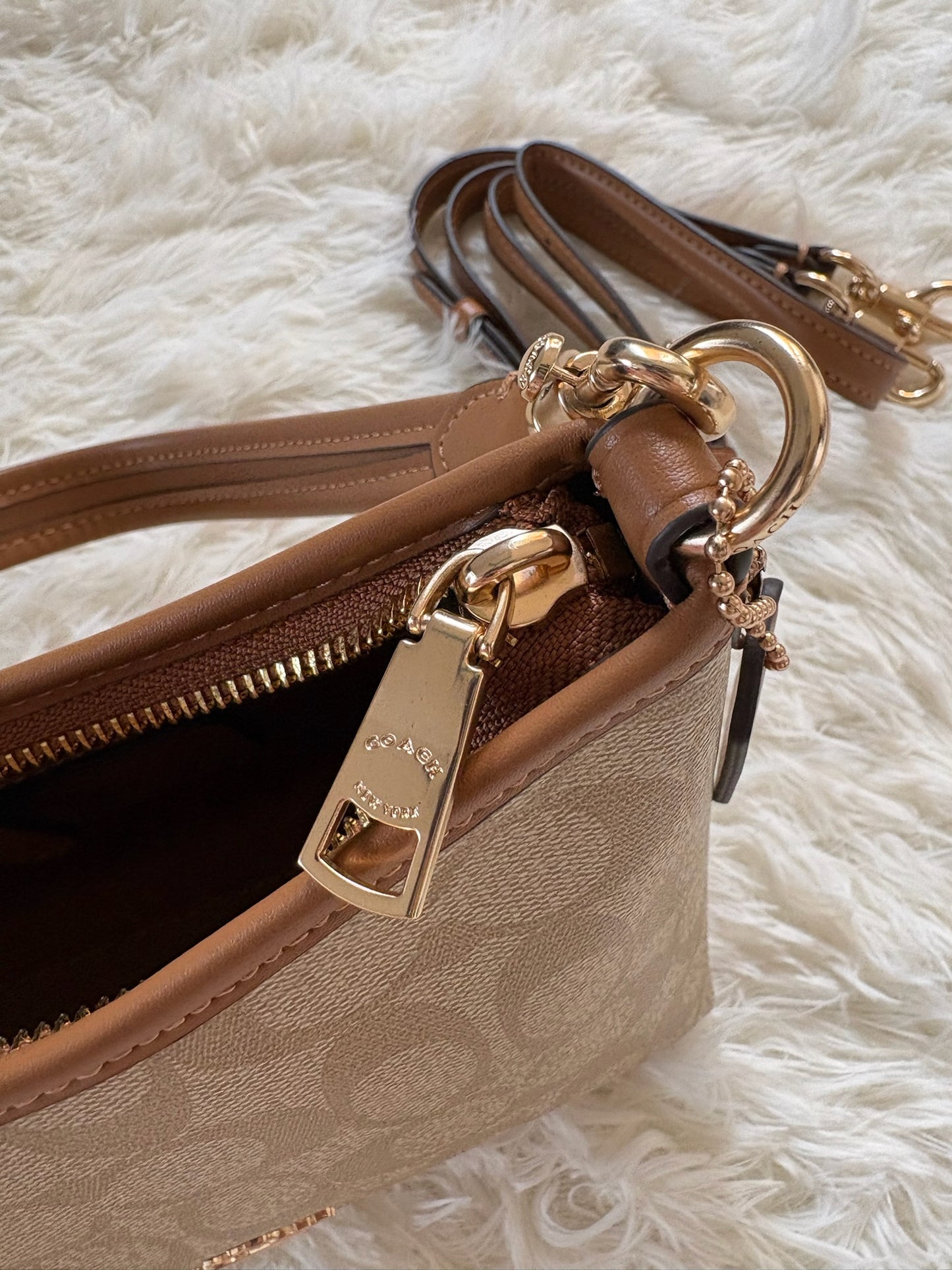 Coach Laurel Shoulder Bag – Beige