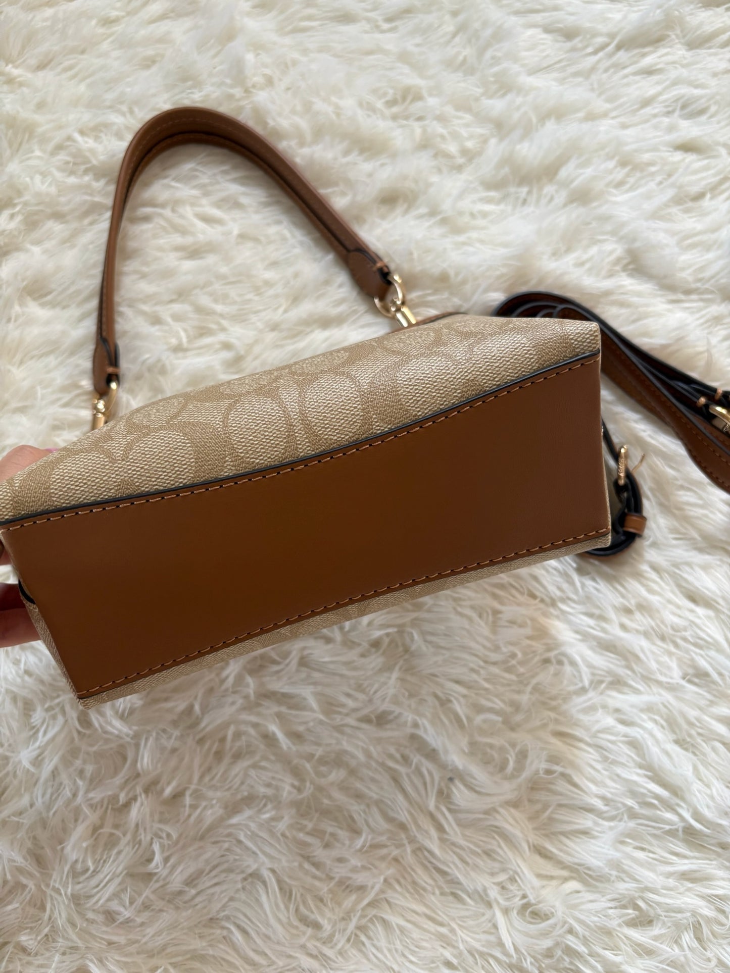 Coach Laurel Shoulder Bag – Beige