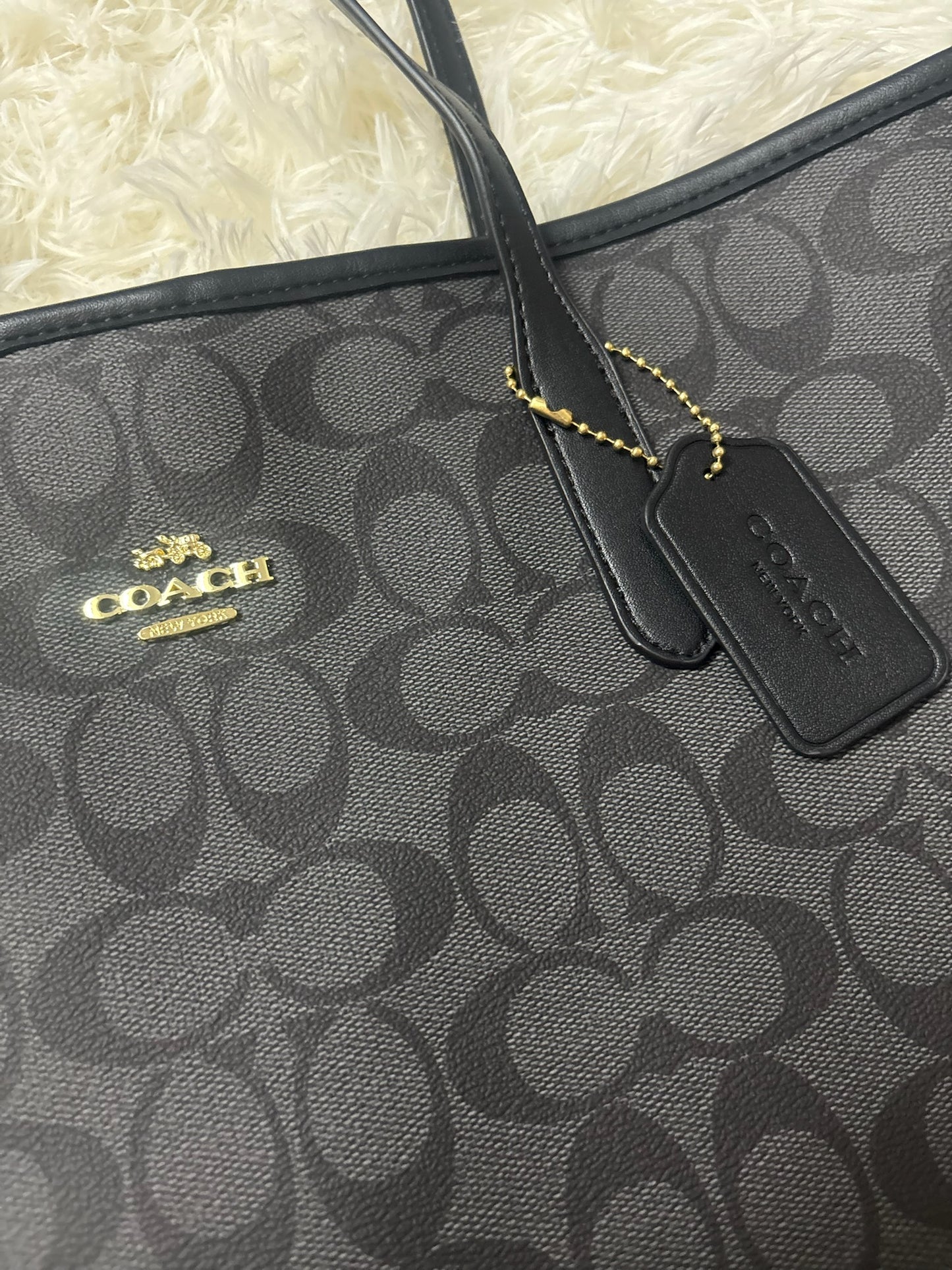 Coach City Tote in Signature Canvas – Black