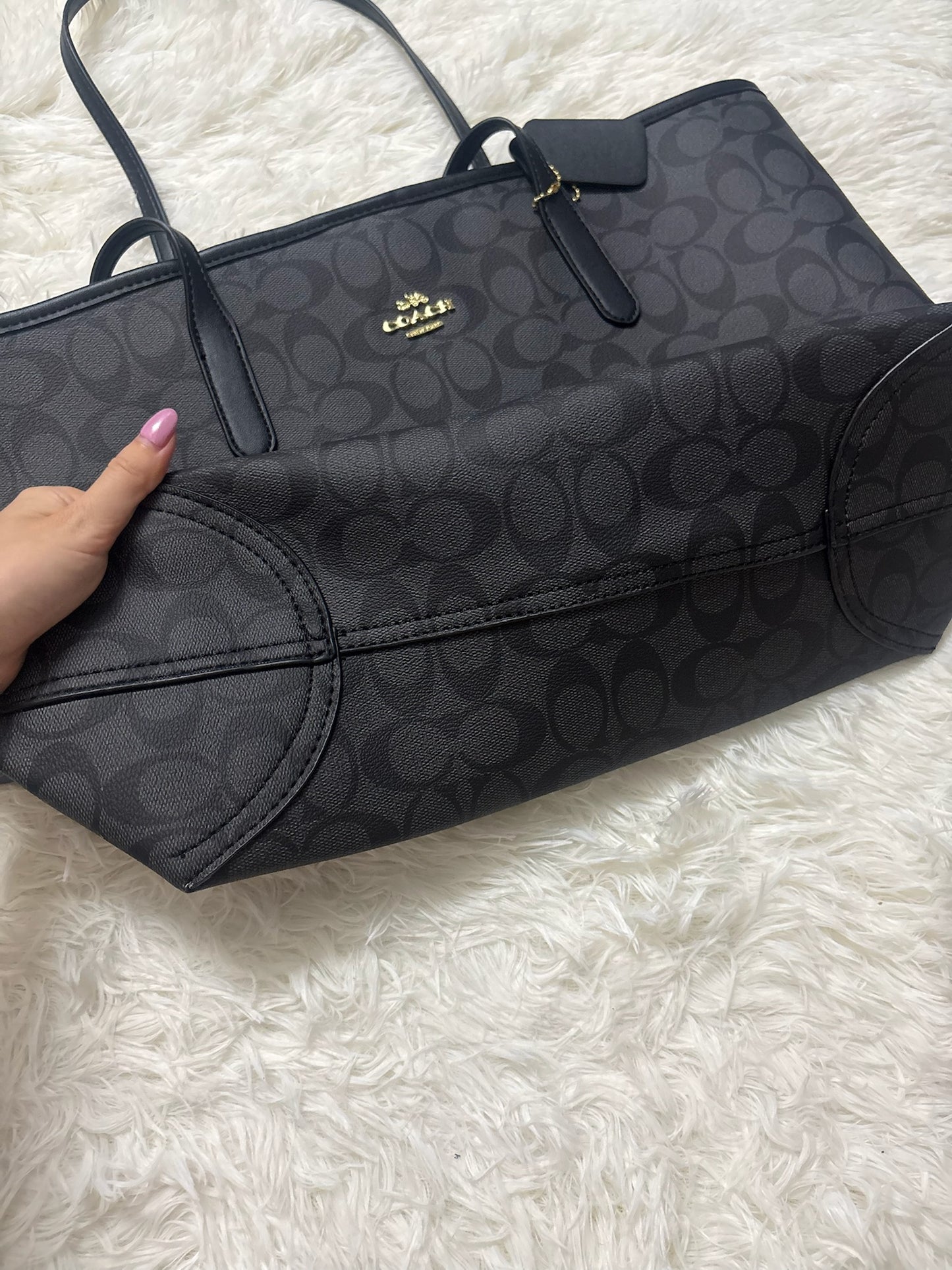 Coach City Tote in Signature Canvas – Black