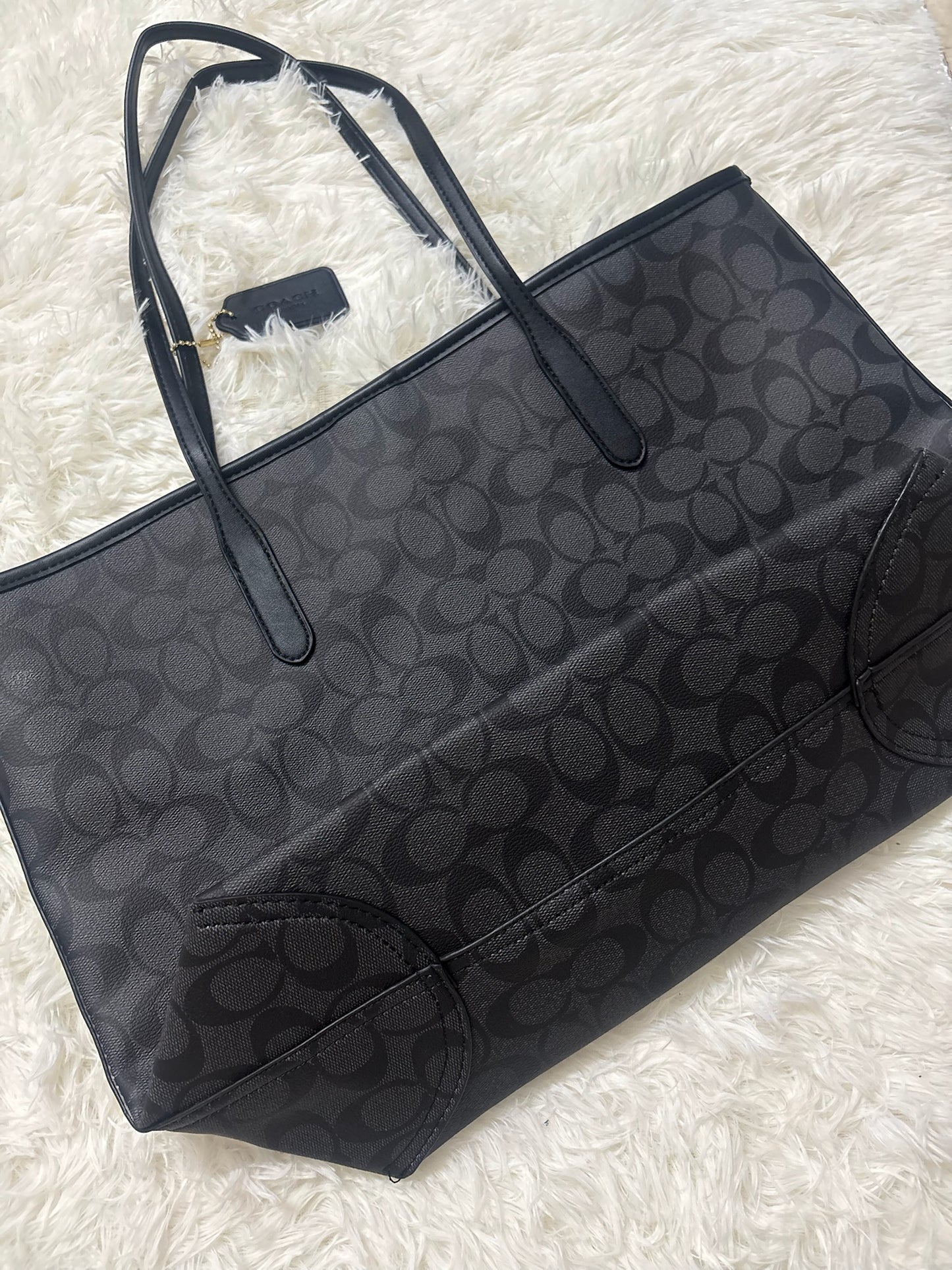 Coach City Tote in Signature Canvas – Black