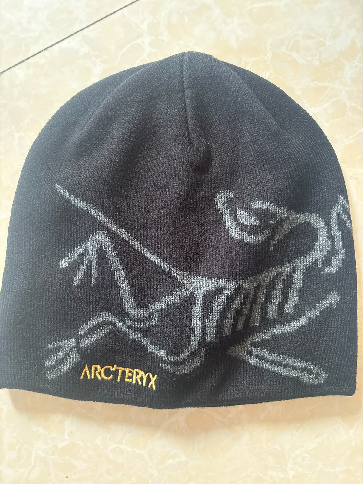 Bird Head Toque – Black Void