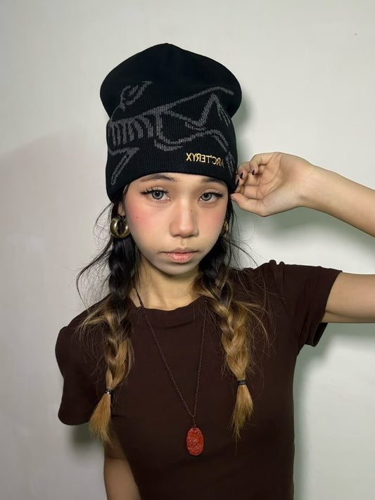Bird Head Toque – Black Void